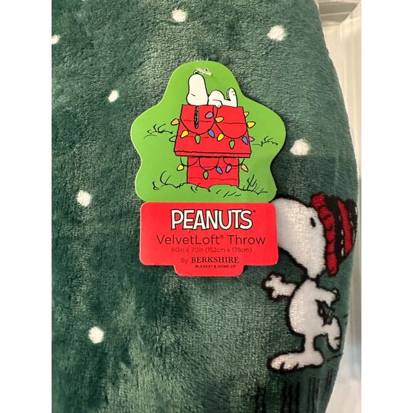 Peanuts Velvetloft Snoopy Christmas Throw Blanket By Berkshire - Picture 2 of 5